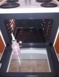 HOMEMADE OVEN CLEANER – A NATURAL AND EFFECTIVE SOLUTION FOR A